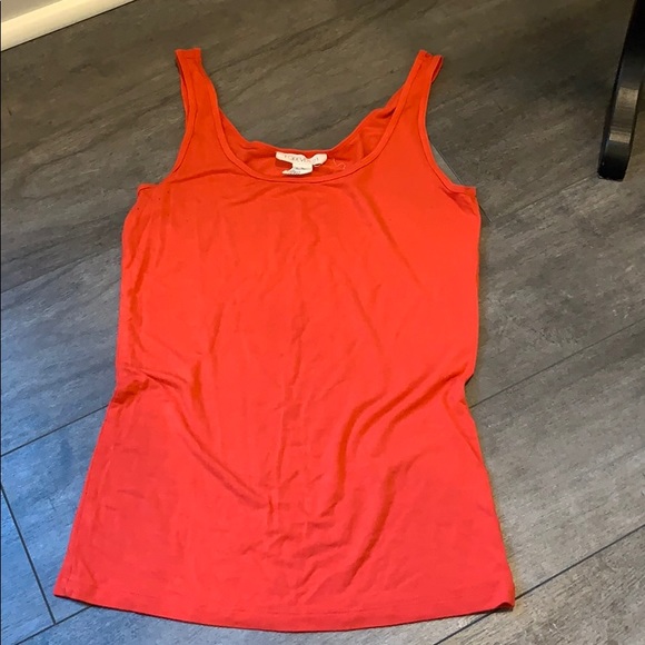 3 tank tops - Picture 3 of 4